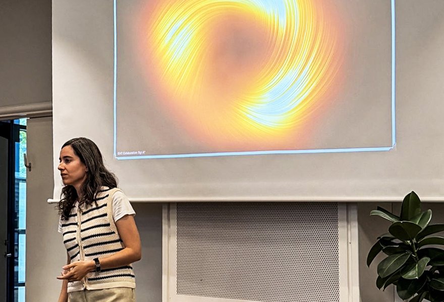 Lorena Magaña Zertuche gives public lecture at IDA Space