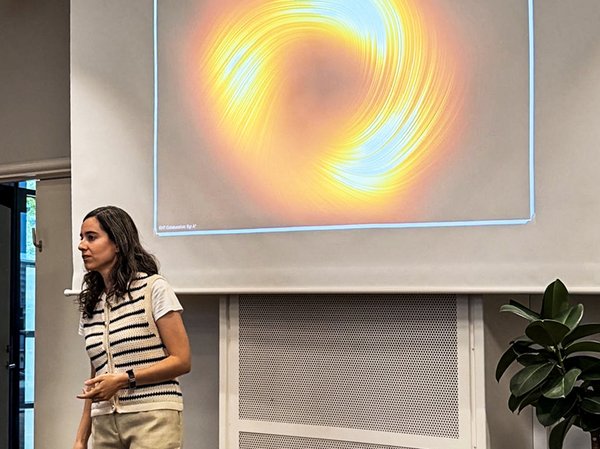 Lorena Magaña Zertuche gives public lecture at IDA Space